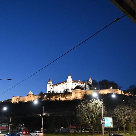 Extralarge Queen Room In The Heart Of Bratislava With Terrace Dış mekan fotoğraf