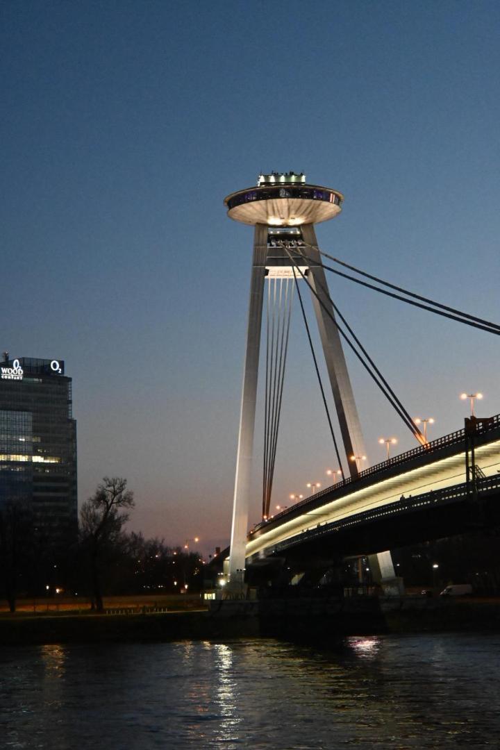 Extralarge Queen Room In The Heart Of Bratislava With Terrace Dış mekan fotoğraf