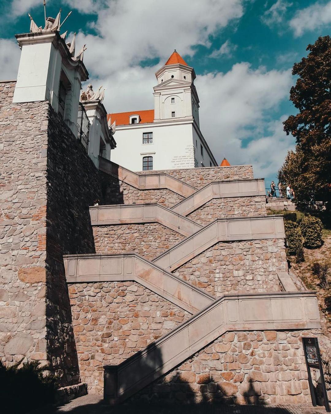 Extralarge Queen Room In The Heart Of Bratislava With Terrace Dış mekan fotoğraf
