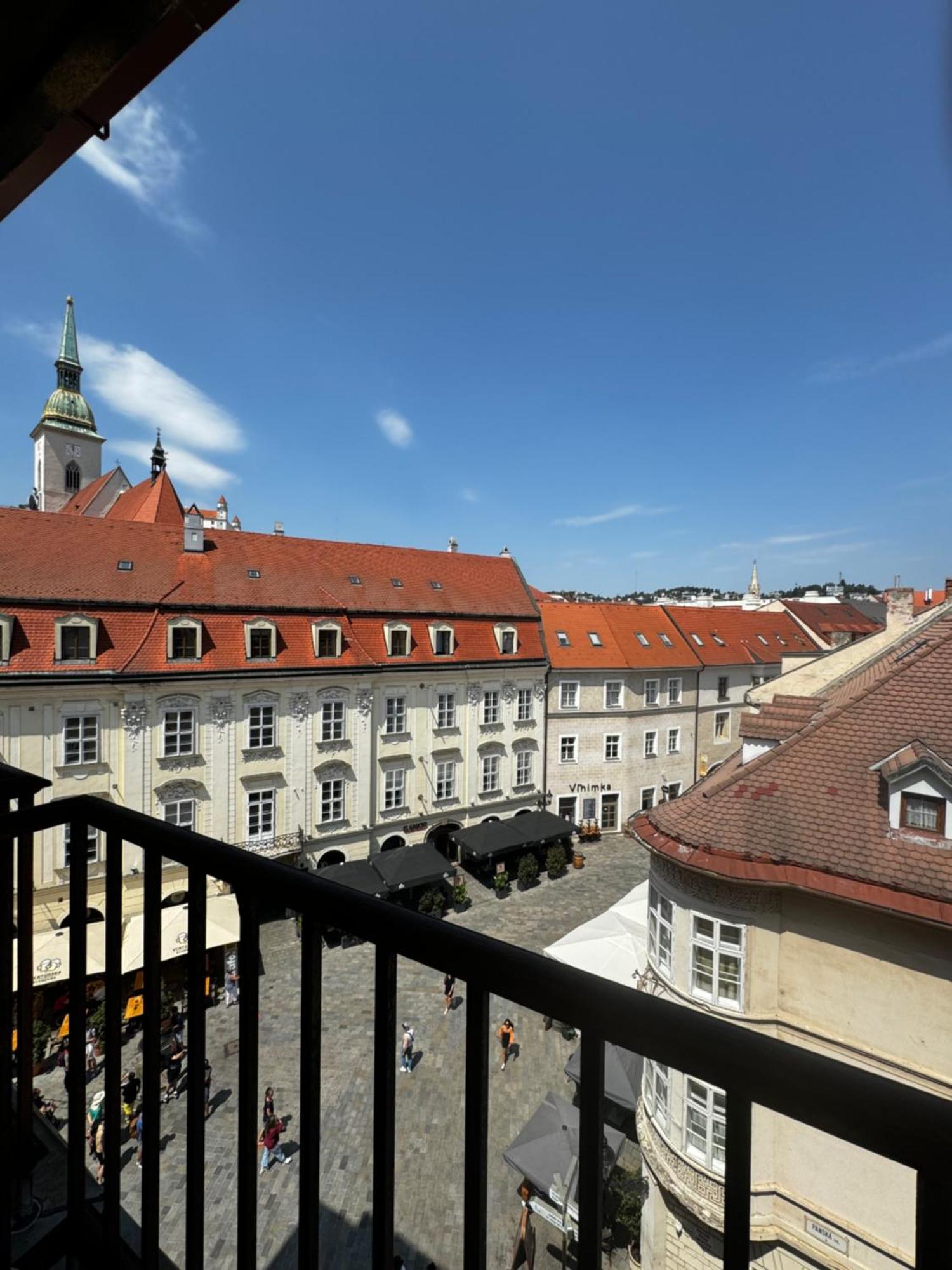Extralarge Queen Room In The Heart Of Bratislava With Terrace Dış mekan fotoğraf