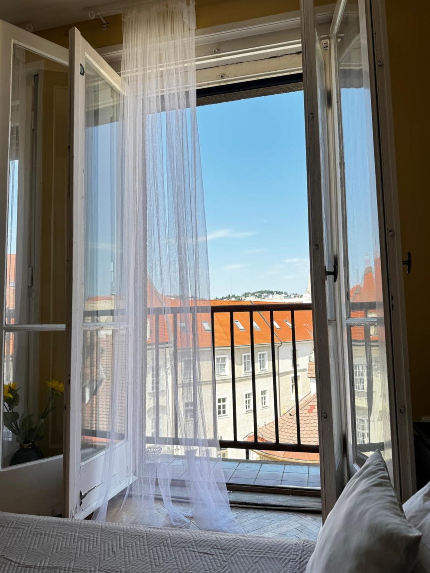 Extralarge Queen Room In The Heart Of Bratislava With Terrace Dış mekan fotoğraf
