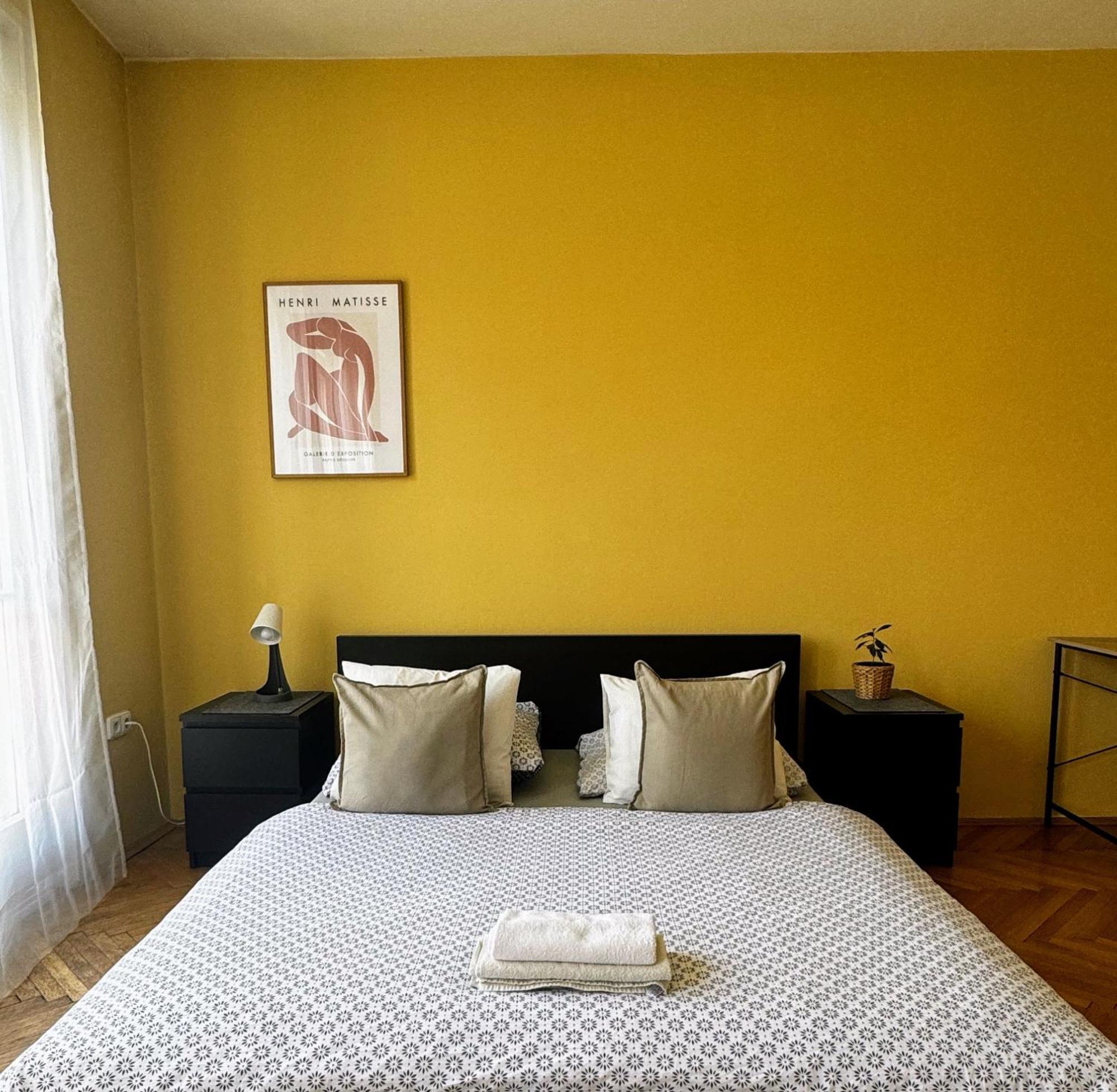 Extralarge Queen Room In The Heart Of Bratislava With Terrace Dış mekan fotoğraf